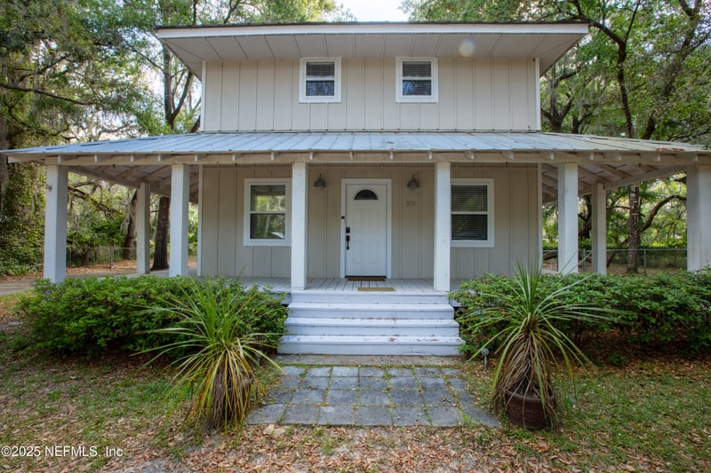303 SE 3rd Ave, Melrose, FL 32666