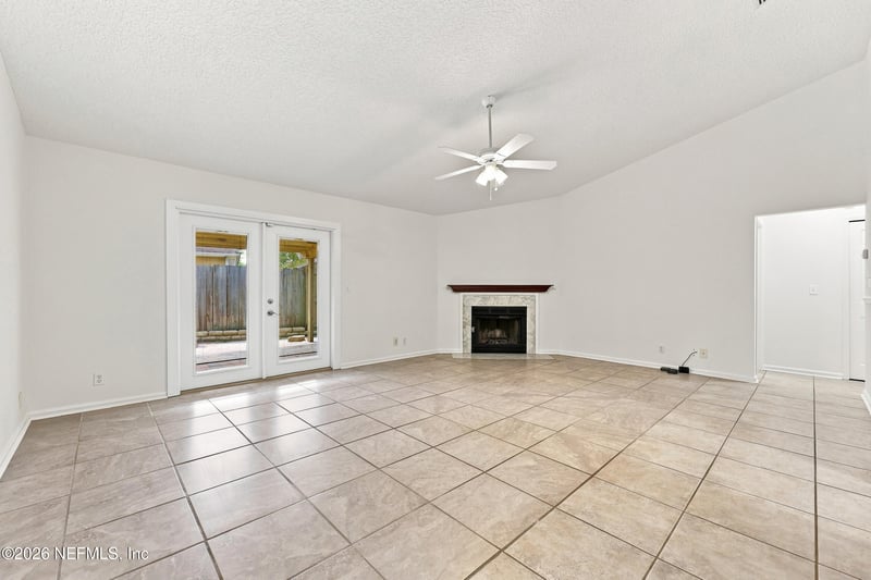 3042 Farrington St, Jacksonville, FL 32224