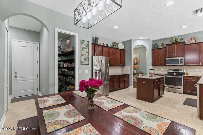 3050 Sawyer Ridge Ct, Jacksonville, FL 32223