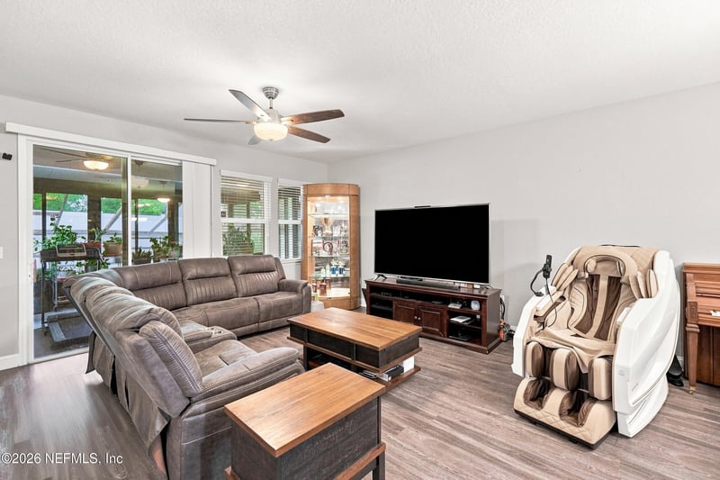 3052 Hawks Hill Ln, Jacksonville, FL 32216
