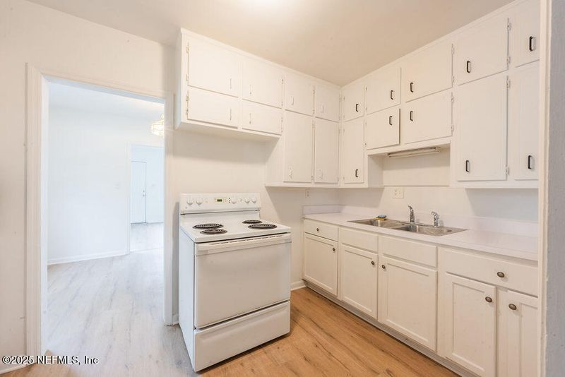 3058 2nd St Cir, Jacksonville, FL 32254