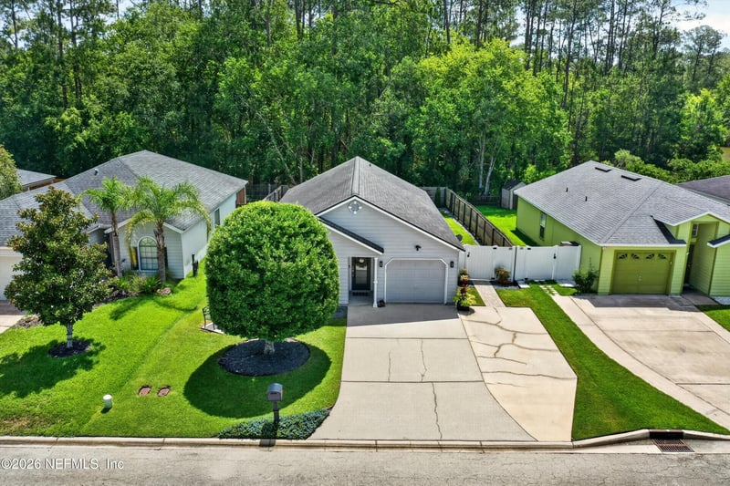 3067 Wavering Ln, Middleburg, FL 32068