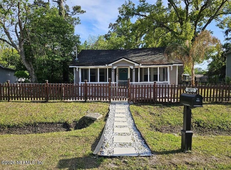 3072 Bessent Rd, Jacksonville, FL 32218