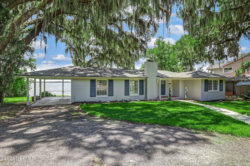 3087 Doctors Lake Dr, Orange Park, FL 32073