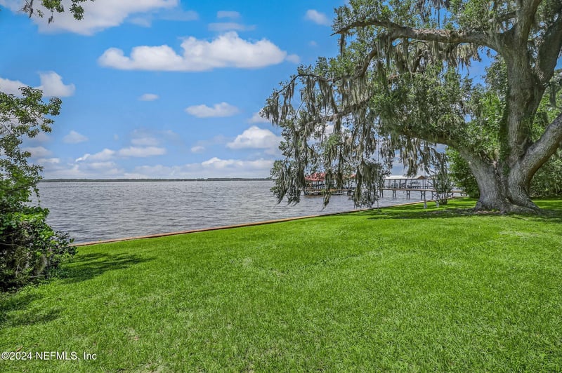 3087 Doctors Lake Dr, Orange Park, FL 32073