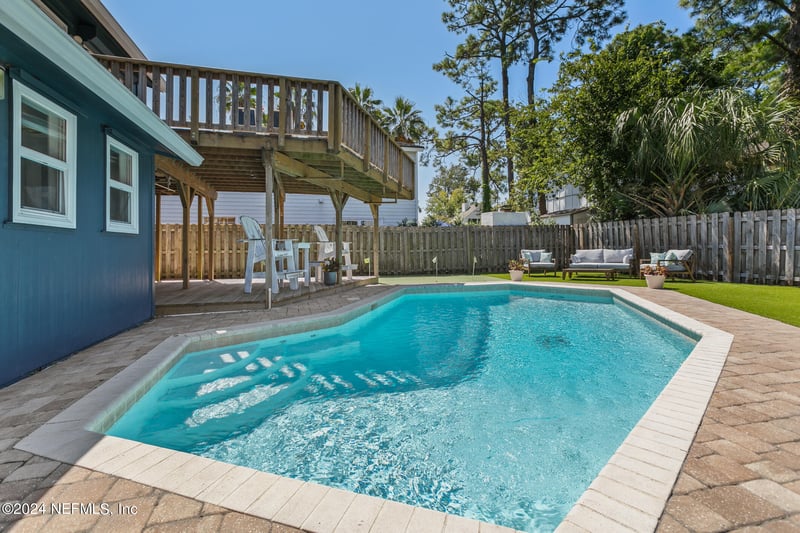 310 Magnolia St, Atlantic Beach, FL 32233