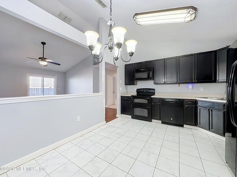 3103 Wavering Ln, Middleburg, FL 32068