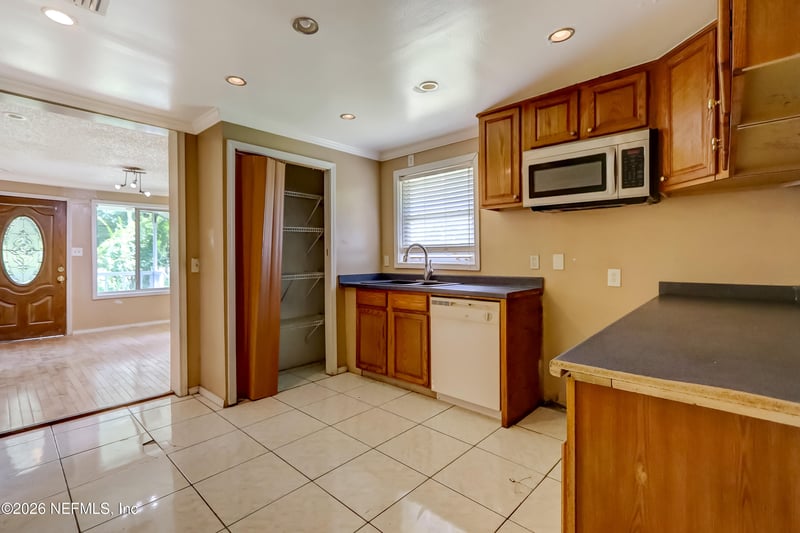 3126 Capper Rd, Jacksonville, FL 32218