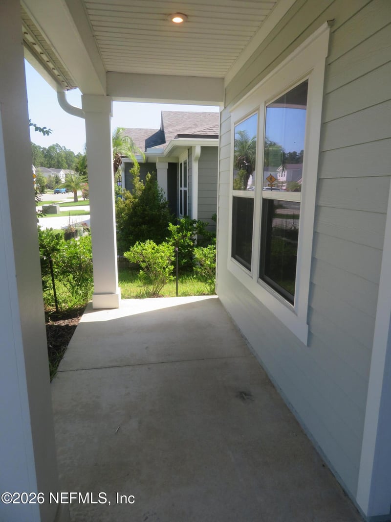 313 Meadow Creek Dr, St Johns, FL 32259