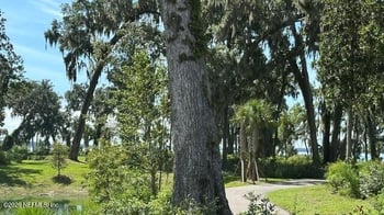 317 Oakmoss Dr, St Johns, FL 32259
