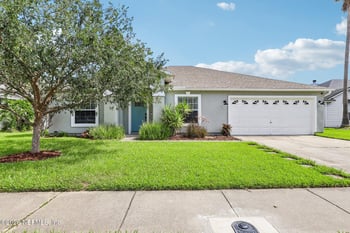 3178 Wavering Ln, Middleburg, FL 32068