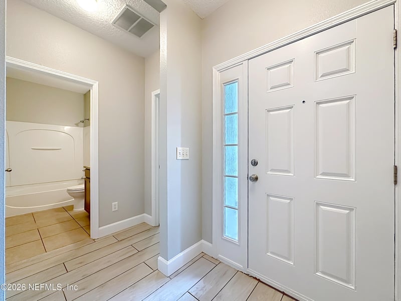 318 Candlebark Dr, Jacksonville, FL 32225