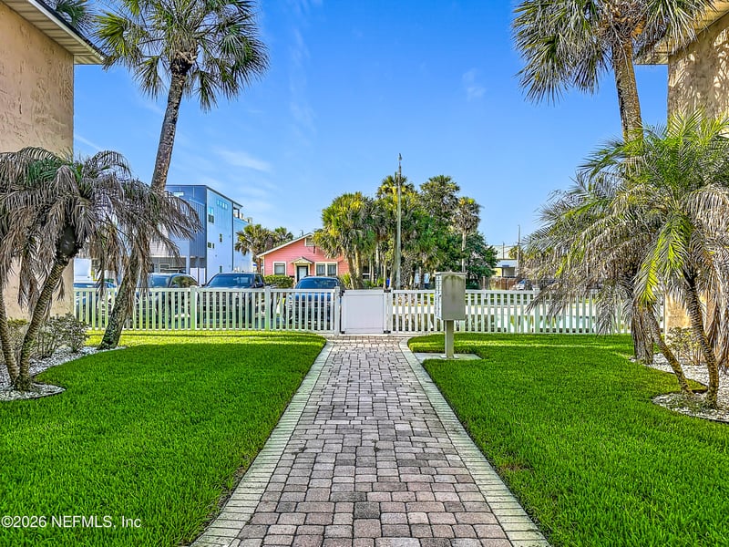 319 1st Ave #2-D, Jacksonville Beach, FL 32250
