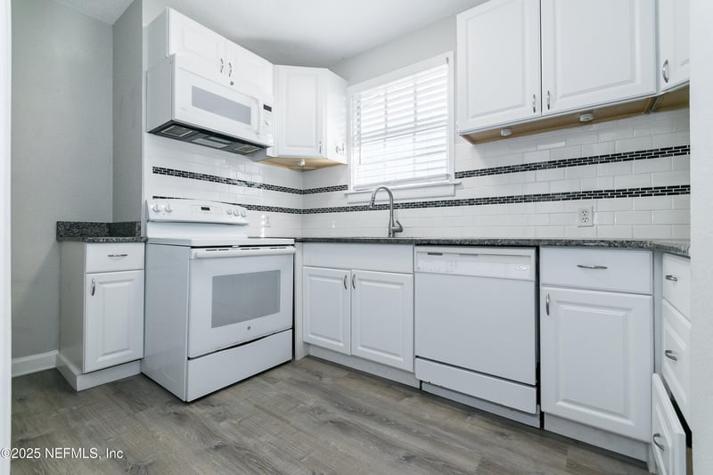 319 1st Ave N #2-E, Jacksonville Beach, FL 32250