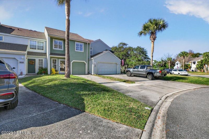 320 Sunrise Cir, Neptune Beach, FL 32266