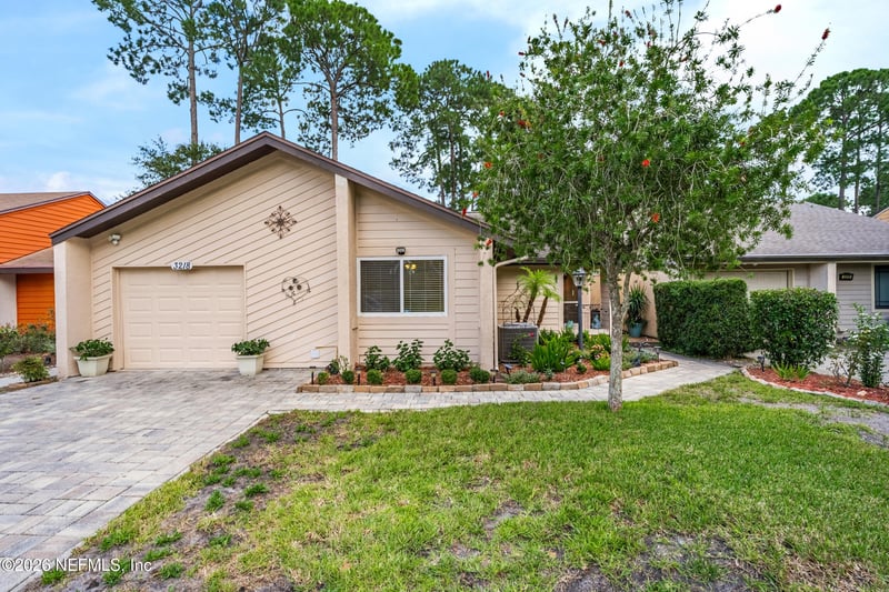 3218 Thorn Ln, Jacksonville, FL 32223