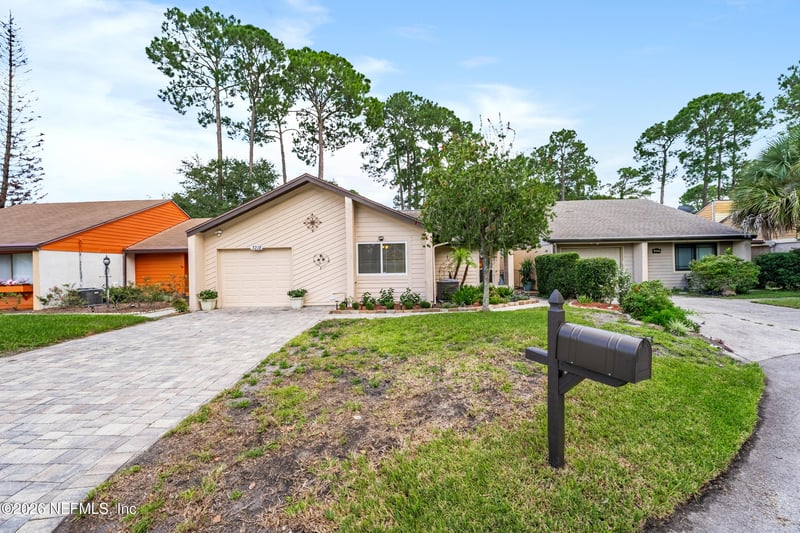 3218 Thorn Ln, Jacksonville, FL 32223