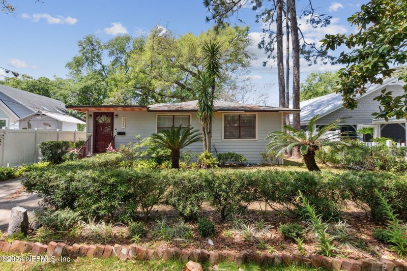 323 S 5th St, Fernandina Beach, FL 32034
