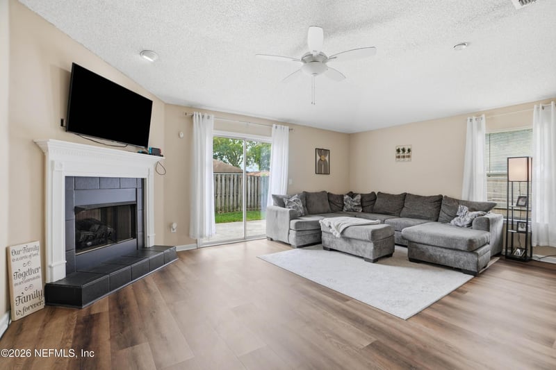 3239 Deuce Ct, Jacksonville, FL 32277