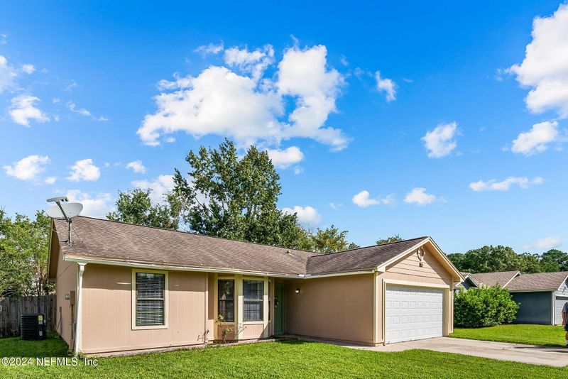 3250 Dowitcher Ln, Orange Park, FL 32065