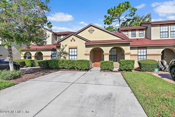 327 Redwood Ln, St Johns, FL 32259