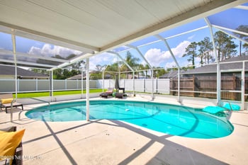 33 Riverside Ln, Palm Coast, FL 32164