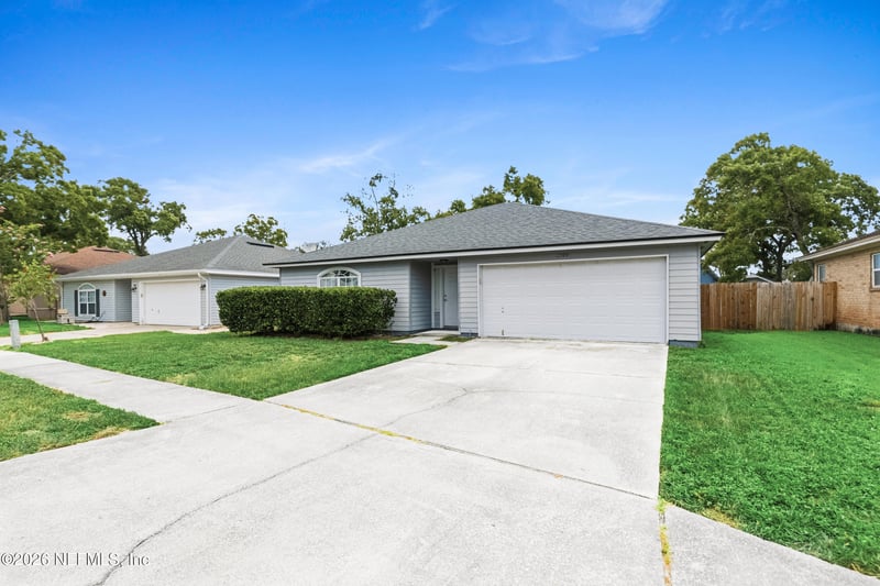 3329 Cancun Dr E, Jacksonville, FL 32225