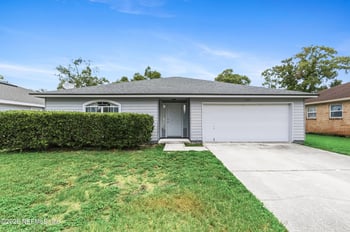 3329 Cancun Dr E, Jacksonville, FL 32225