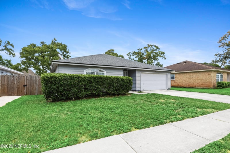 3329 Cancun Dr E, Jacksonville, FL 32225