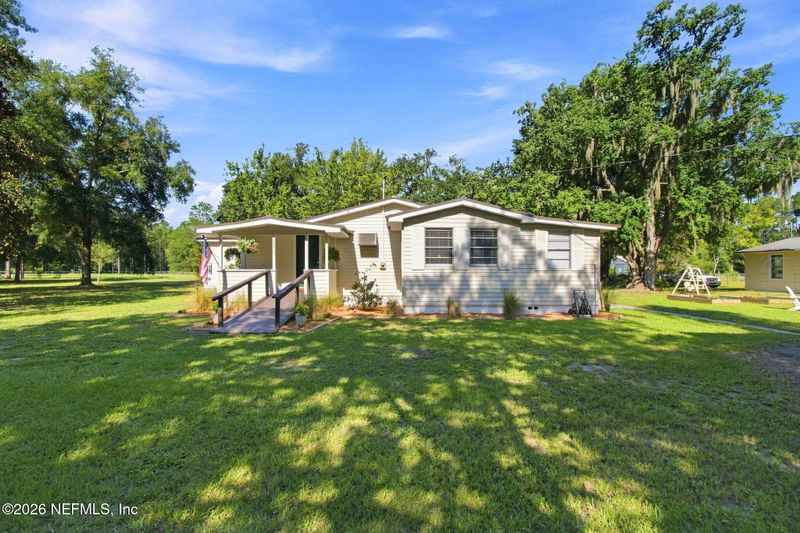 33485 Meadows Ln, Callahan, FL 32011