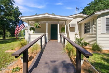 33485 Meadows Ln, Callahan, FL 32011