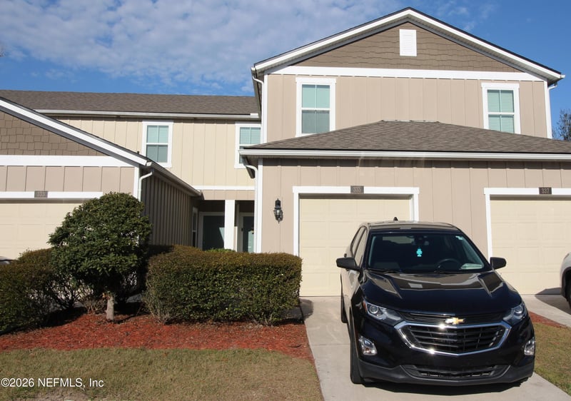 335 Aralia Ln, Jacksonville, FL 32216