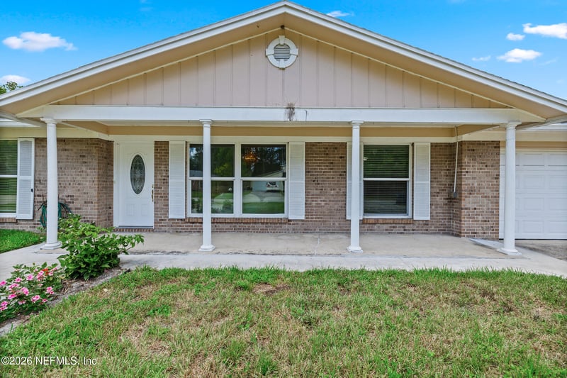 3383 Chrysler Dr, Jacksonville, FL 32257