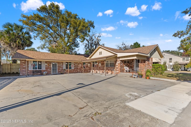 34 N College St, Macclenny, FL 32063