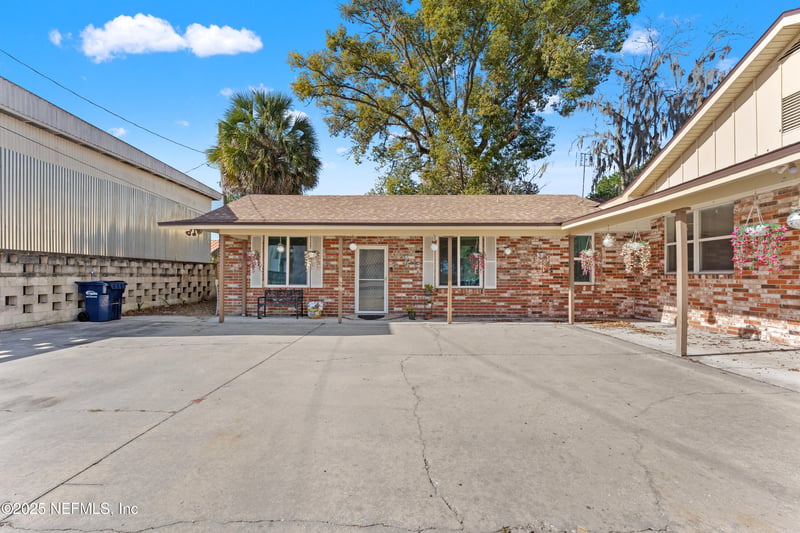 34 N College St, Macclenny, FL 32063