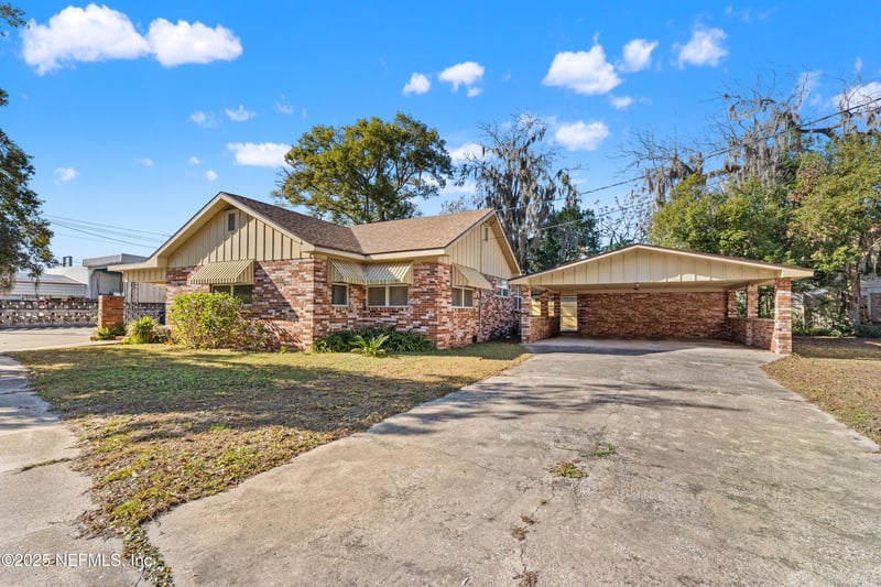 34 N College St, Macclenny, FL 32063