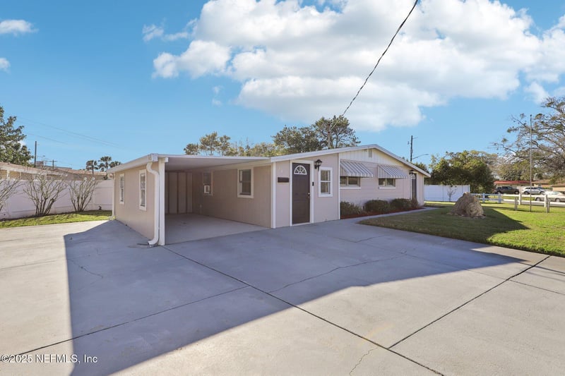 340 Sailfish Dr E, Atlantic Beach, FL 32233