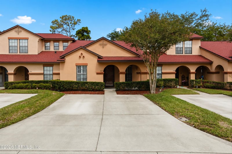 347 Redwood Ln, St Johns, FL 32259