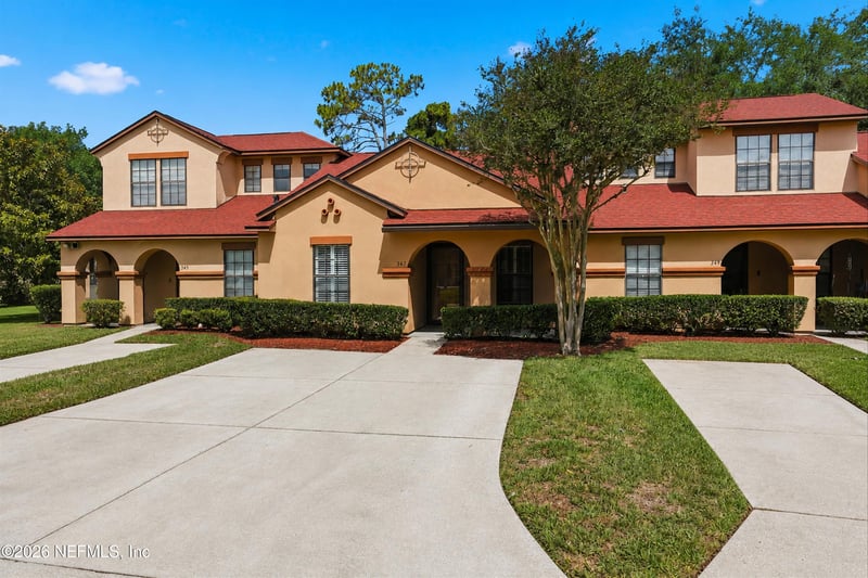347 Redwood Ln, St Johns, FL 32259