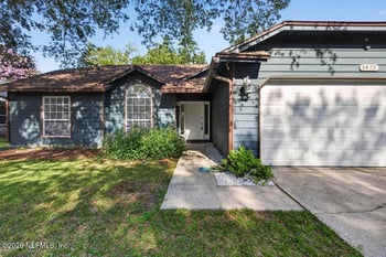 3472 Charmont Dr, Jacksonville, FL 32277