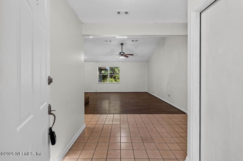 3472 Charmont Dr, Jacksonville, FL 32277