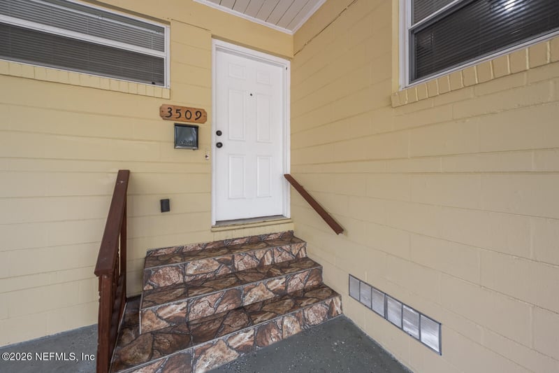 3509 Rogero Rd, Jacksonville, FL 32277