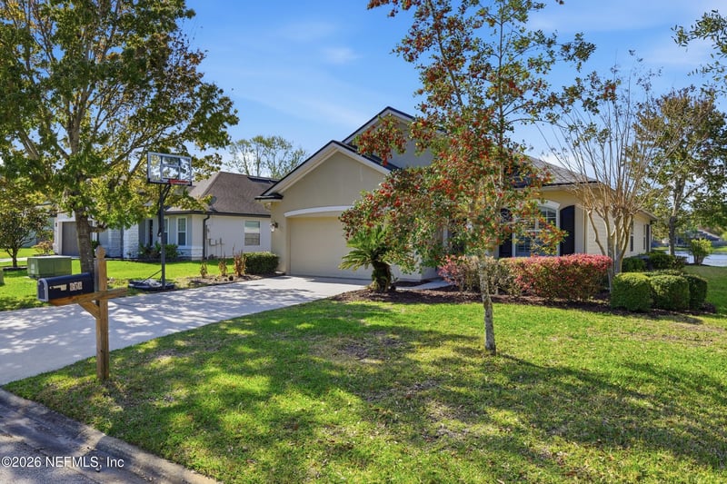 352 W New England Dr, Elkton, FL 32033