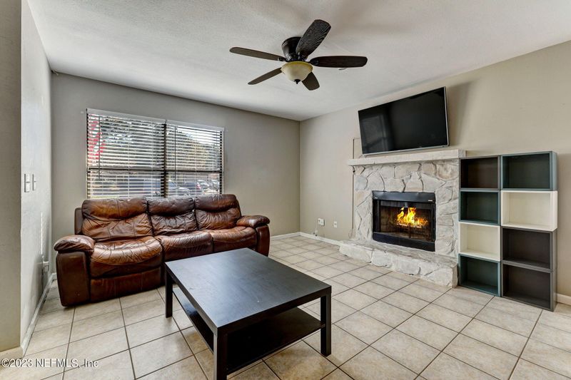 3520 Raymur Villa Dr, Jacksonville, FL 32277