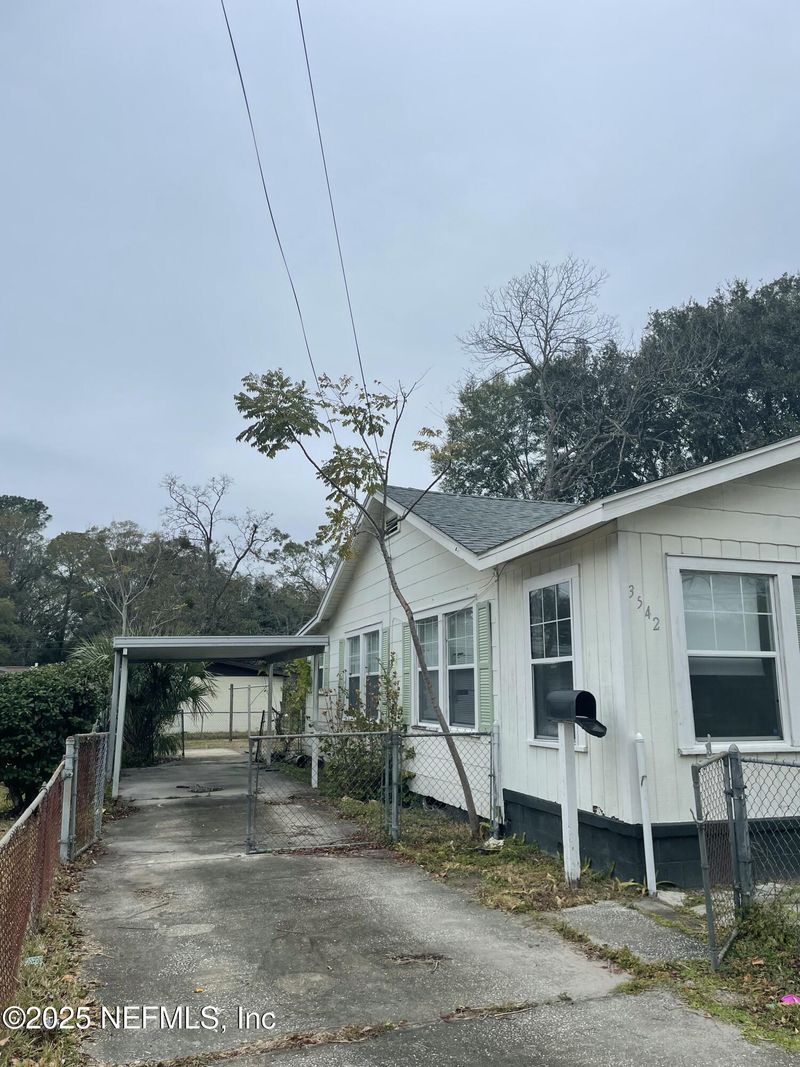 3542 Division St, Jacksonville, FL 32209