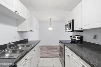 355 Monument Rd #10 D1, Jacksonville, FL 32225