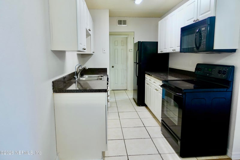 355 Monument Rd #20 D2, Jacksonville, FL 32225