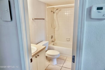 355 Monument Rd #20 D2, Jacksonville, FL 32225