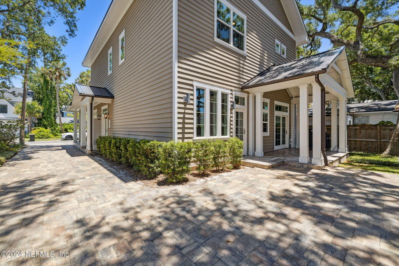 356 10th St, Atlantic Beach, FL 32233