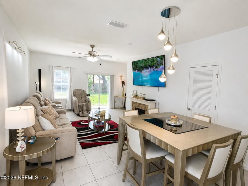 358 Aralia Ln, Jacksonville, FL 32216